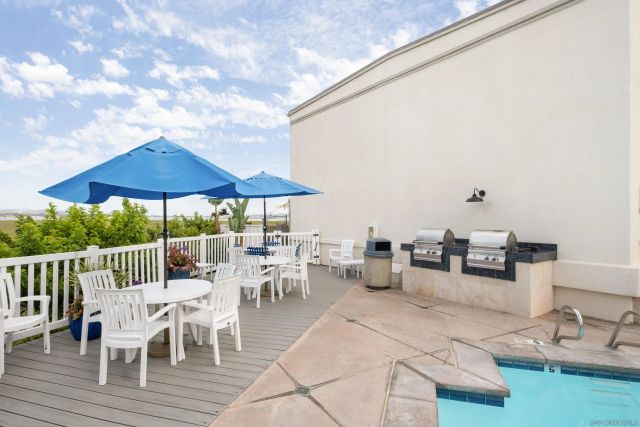 4015 Crown Point 104, San Diego, CA 92109
