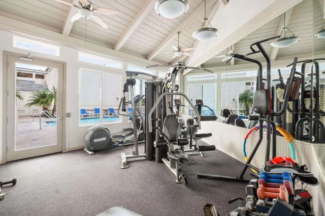 4015 Crown Point 104, San Diego, CA 92109