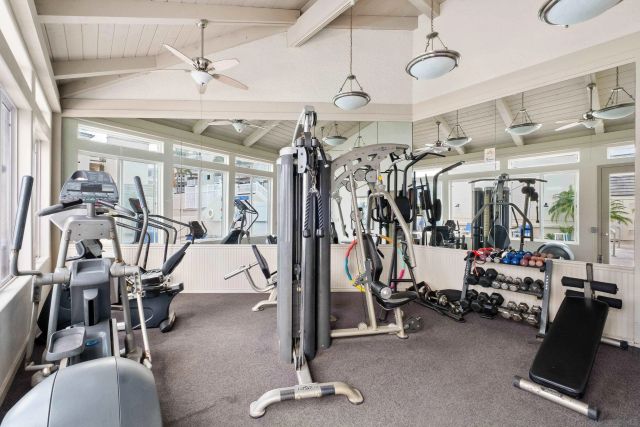 4015 Crown Point 104, San Diego, CA 92109