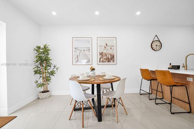 570 NW 48th St, Miami, FL 33127