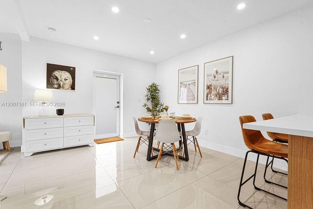 570 NW 48th St, Miami, FL 33127