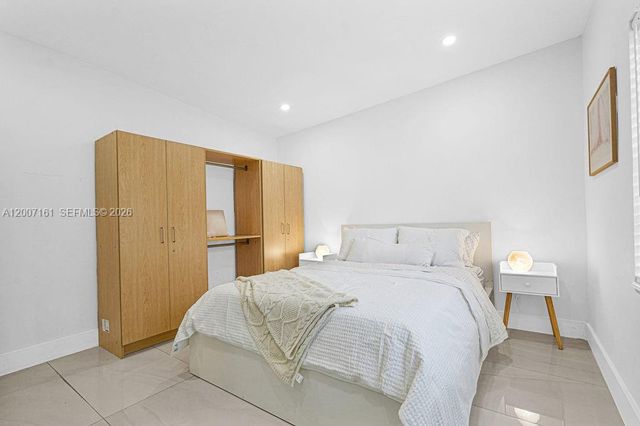 570 NW 48th St, Miami, FL 33127