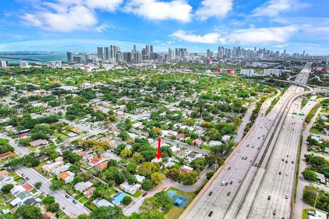 570 NW 48th St, Miami, FL 33127