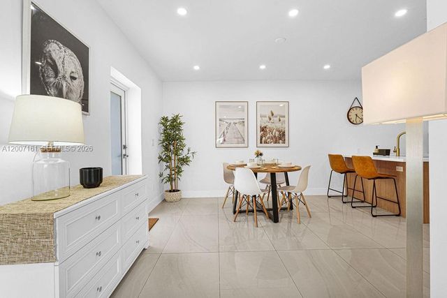 570 NW 48th St, Miami, FL 33127