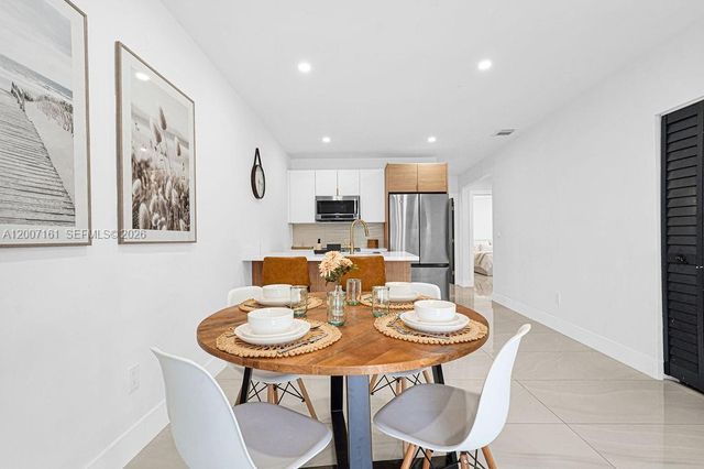 570 NW 48th St, Miami, FL 33127