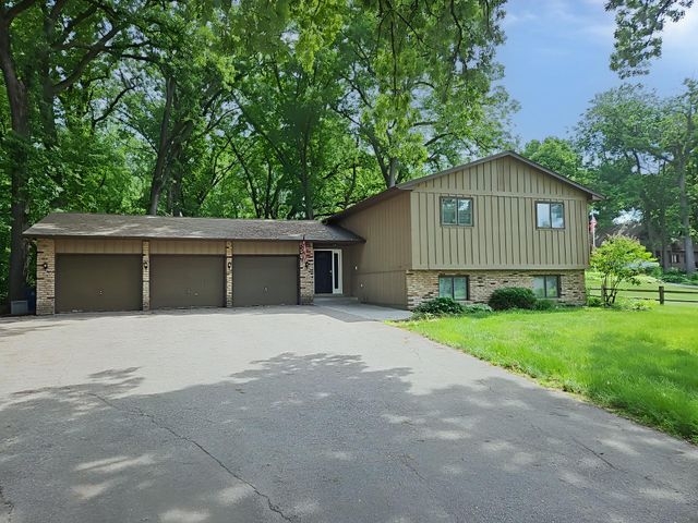 5940 Otter View Trail, White Bear Lake, MN 55110