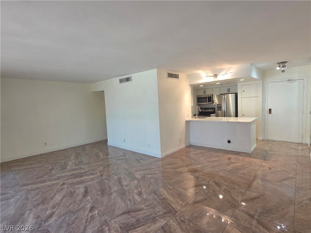205 East Harmon Avenue 223, Las Vegas, NV 89169 — photo 3