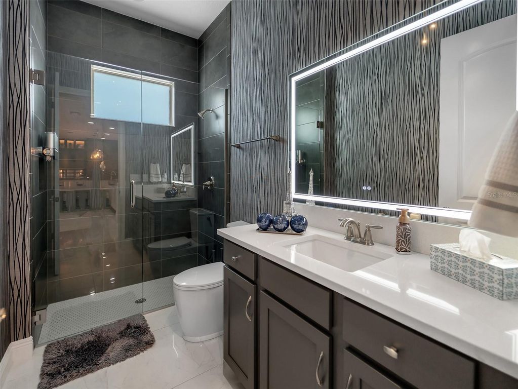 Image 15 of property listing at 13759 LARKTON LANE, Orlando, FL 32832