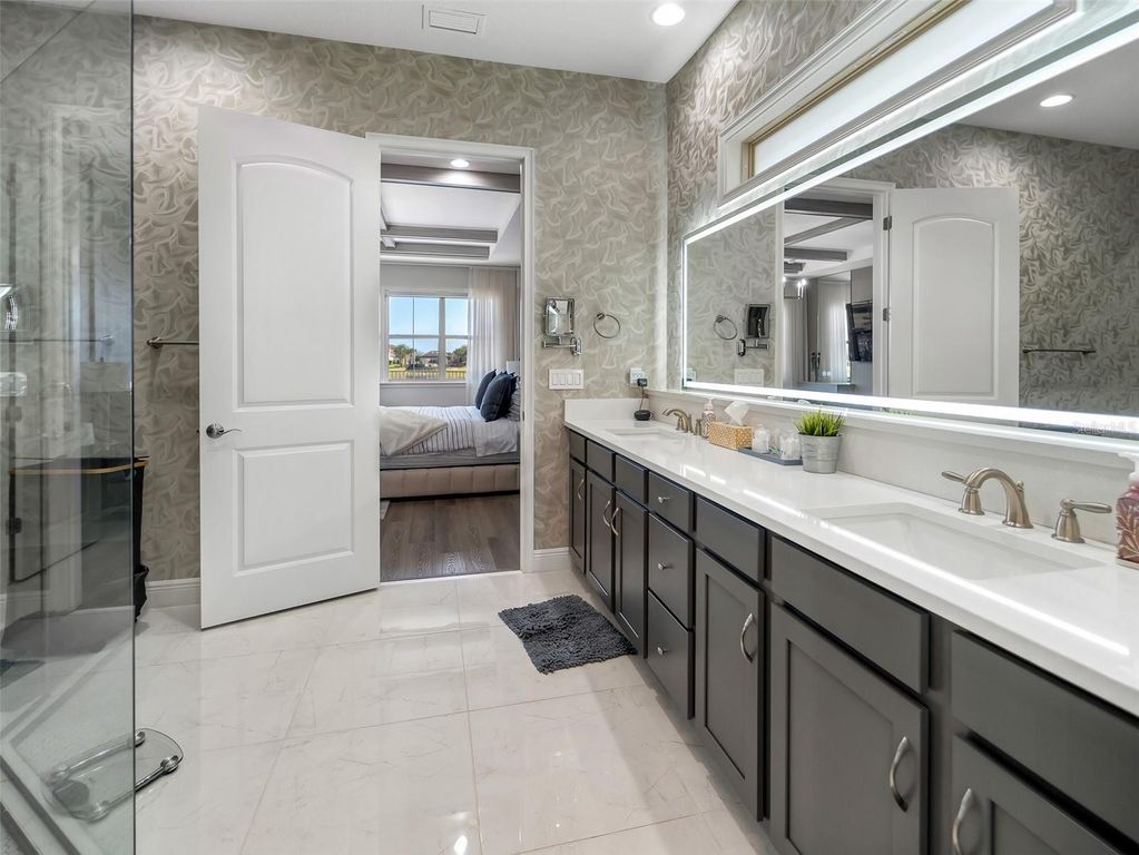 Image 22 of property listing at 13759 LARKTON LANE, Orlando, FL 32832