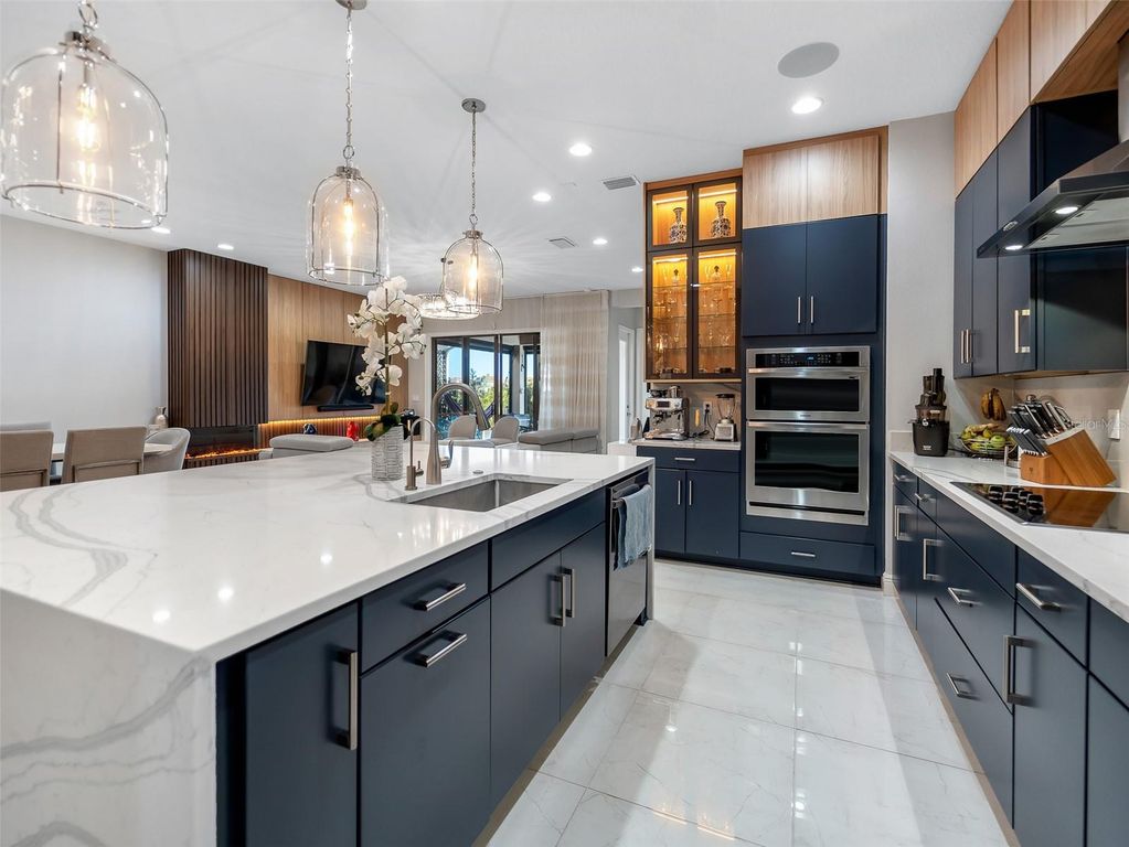 Image 9 of property listing at 13759 LARKTON LANE, Orlando, FL 32832