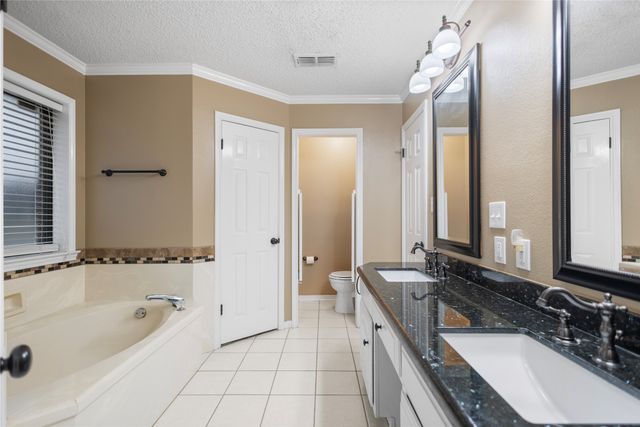 121 Crestview Street, Chandler, TX 75758