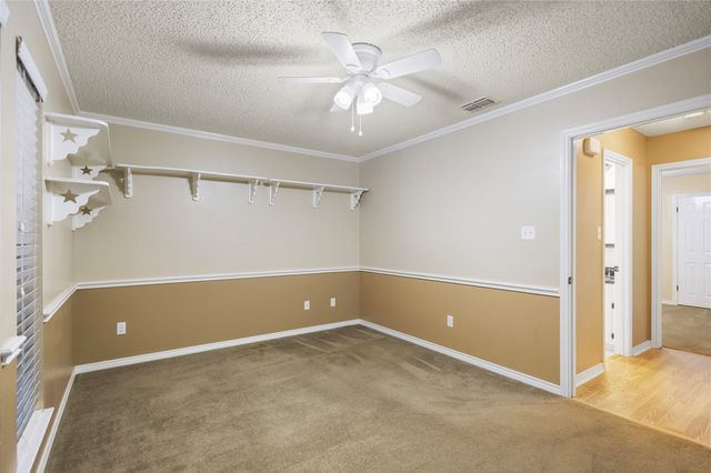 121 Crestview Street, Chandler, TX 75758