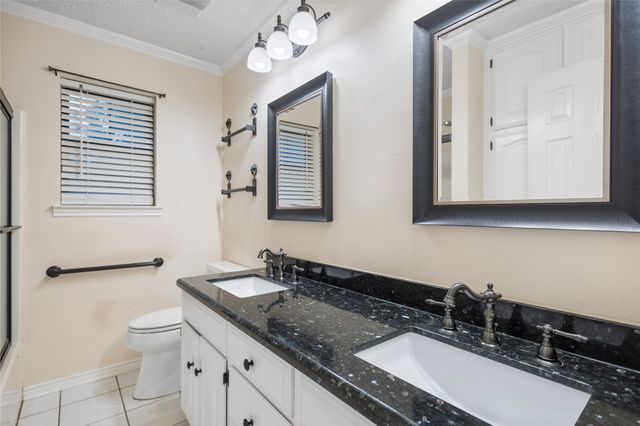 121 Crestview Street, Chandler, TX 75758