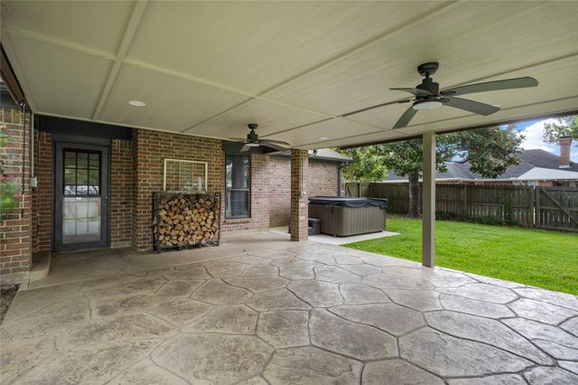 121 Crestview Street, Chandler, TX 75758