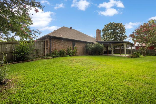 121 Crestview Street, Chandler, TX 75758