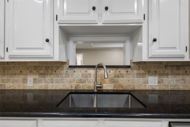 121 Crestview Street, Chandler, TX 75758