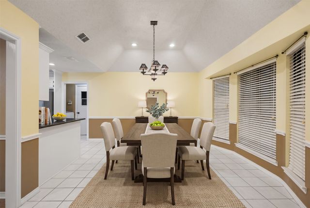 121 Crestview Street, Chandler, TX 75758