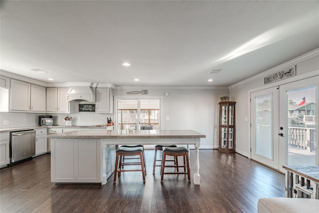 5103 Captains Drive, Dickinson, TX 77539