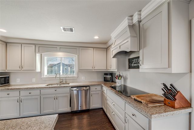 5103 Captains Drive, Dickinson, TX 77539