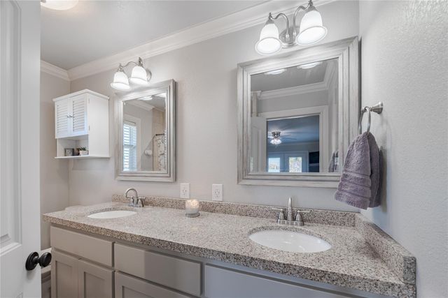 5103 Captains Drive, Dickinson, TX 77539