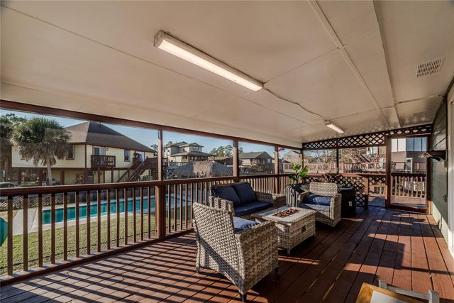 5103 Captains Drive, Dickinson, TX 77539