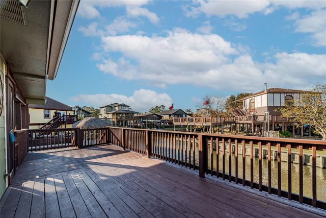 5103 Captains Drive, Dickinson, TX 77539