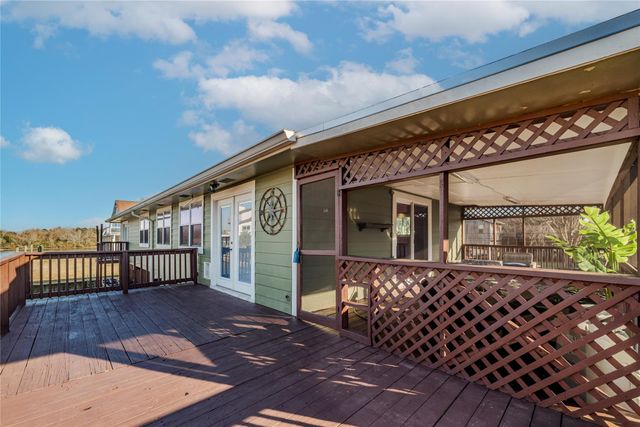 5103 Captains Drive, Dickinson, TX 77539