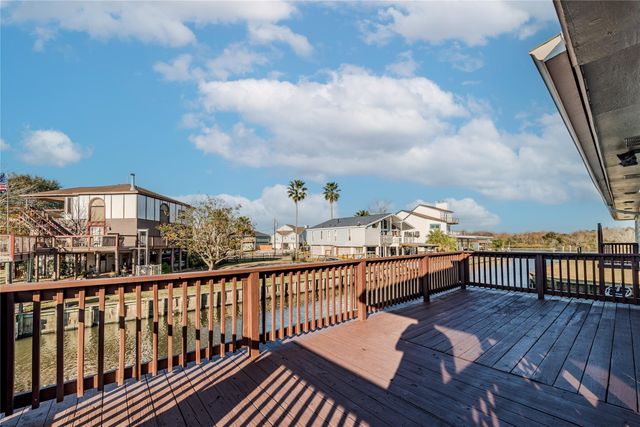 5103 Captains Drive, Dickinson, TX 77539