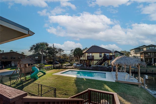 5103 Captains Drive, Dickinson, TX 77539