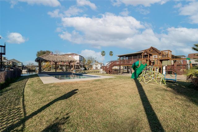 5103 Captains Drive, Dickinson, TX 77539