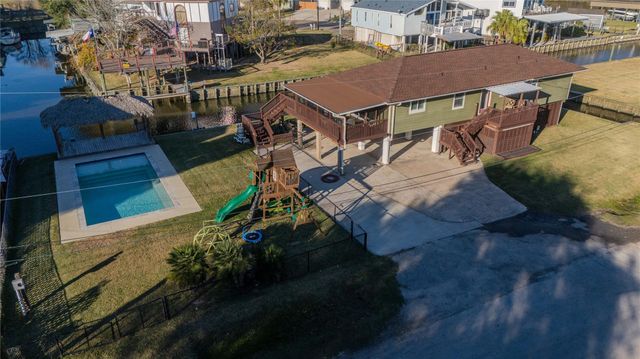 5103 Captains Drive, Dickinson, TX 77539