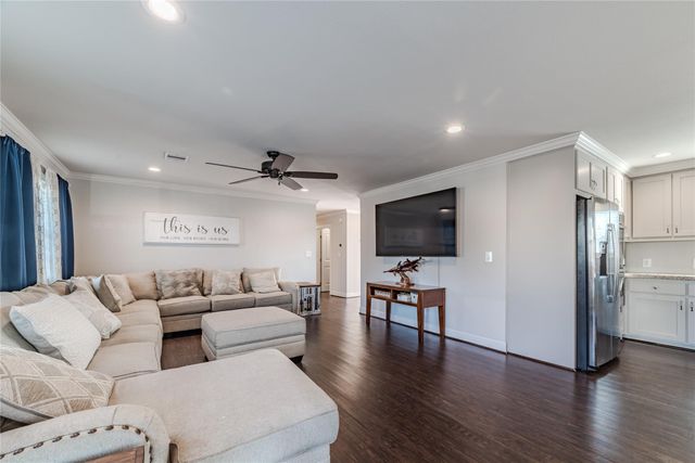 5103 Captains Drive, Dickinson, TX 77539