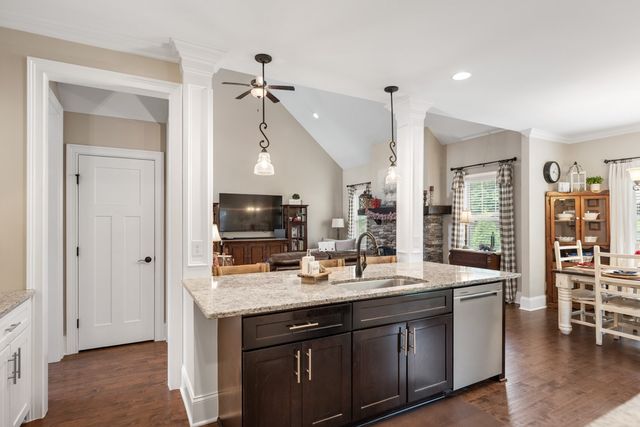 31 Harbor Pt, Lebanon, TN 37087