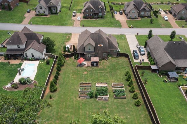 31 Harbor Pt, Lebanon, TN 37087