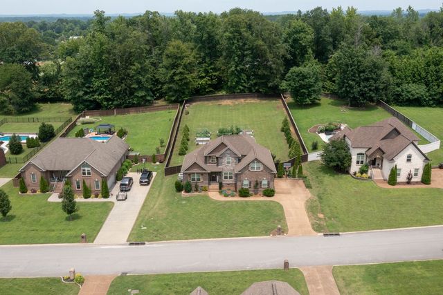31 Harbor Pt, Lebanon, TN 37087