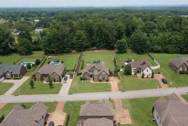31 Harbor Pt, Lebanon, TN 37087
