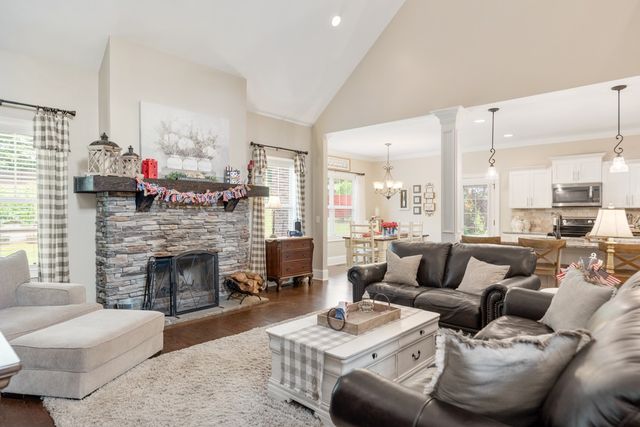 31 Harbor Pt, Lebanon, TN 37087