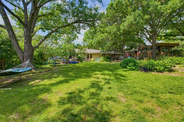 3628 Manderly Place, Fort Worth, TX 76109