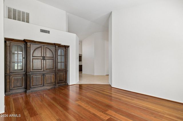 5637 E BEVERLY Lane, Scottsdale, AZ 85254