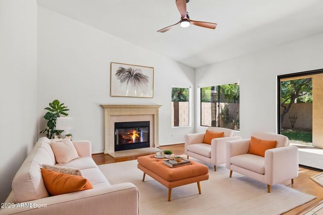 5637 E BEVERLY Lane, Scottsdale, AZ 85254