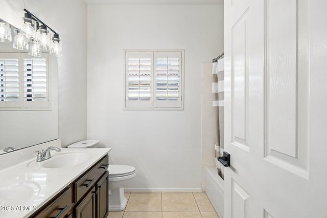 5637 E BEVERLY Lane, Scottsdale, AZ 85254