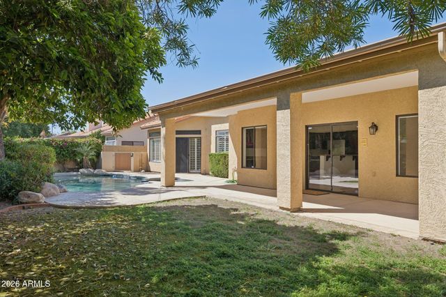 5637 E BEVERLY Lane, Scottsdale, AZ 85254