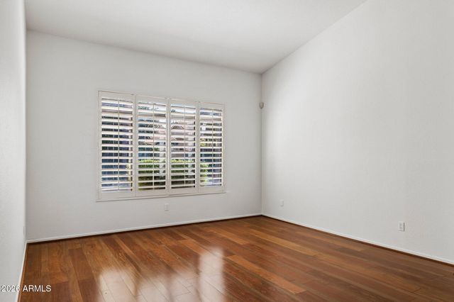 5637 E BEVERLY Lane, Scottsdale, AZ 85254