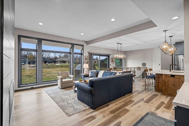 603 Eastland Avenue SE, New Prague, MN 56071