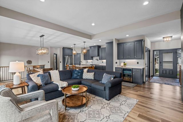 603 Eastland Avenue SE, New Prague, MN 56071