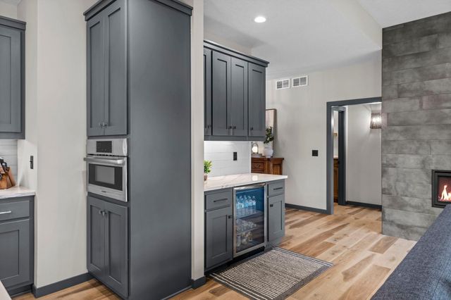 603 Eastland Avenue SE, New Prague, MN 56071