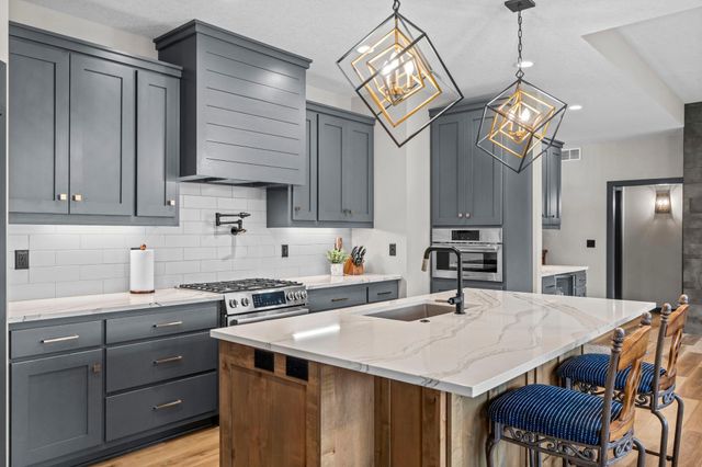 603 Eastland Avenue SE, New Prague, MN 56071