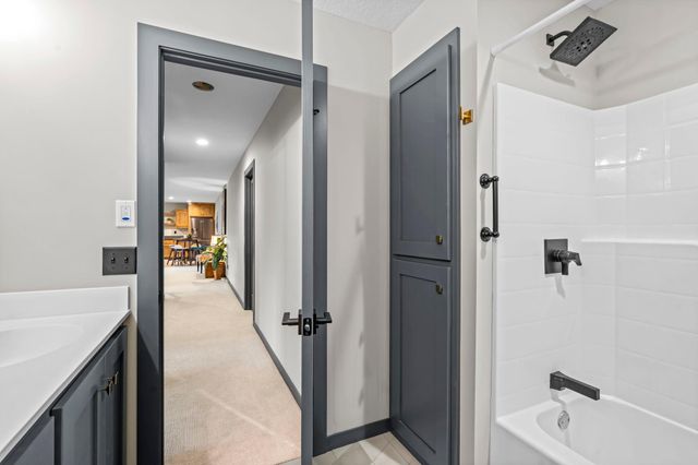 603 Eastland Avenue SE, New Prague, MN 56071