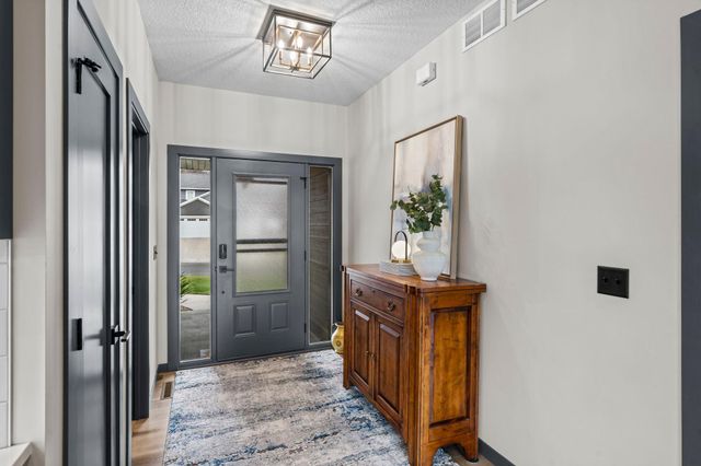 603 Eastland Avenue SE, New Prague, MN 56071