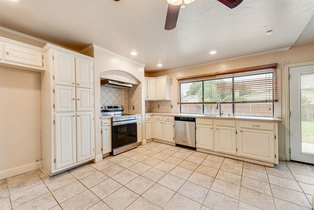 5108 Shannon Drive, The Colony, TX 75056